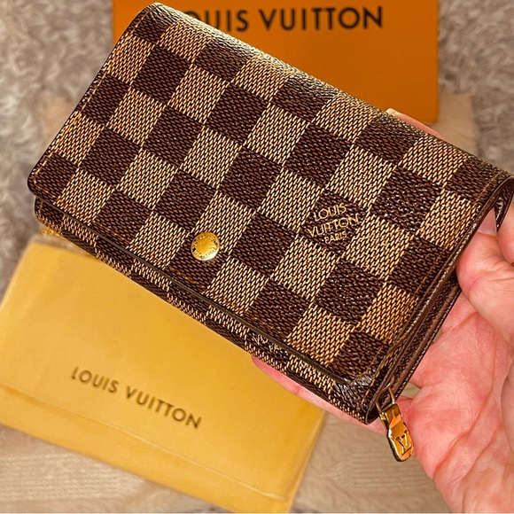 LOUIS VUITTON Tresor Wallet in Damier Ebene - Picture 3 of 16